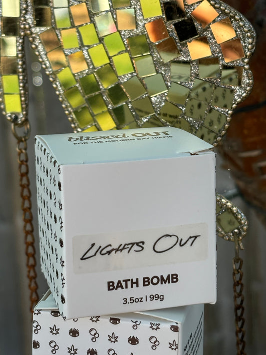 Lights out bathbomb